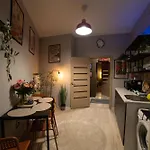 Apartment Stylish & Pet-friendly With Free Parking & Check-in Riga