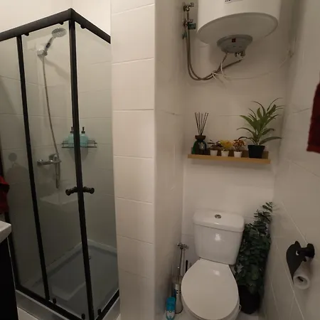 Stylish & Pet-friendly With Free Parking & Check-in Riga