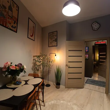 Stylish & Pet-friendly With Free Parking & Check-in Апартаменты Рига