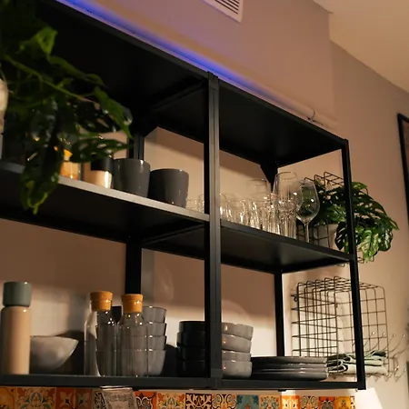Stylish & Pet-friendly With Free Parking & Check-in * Рига